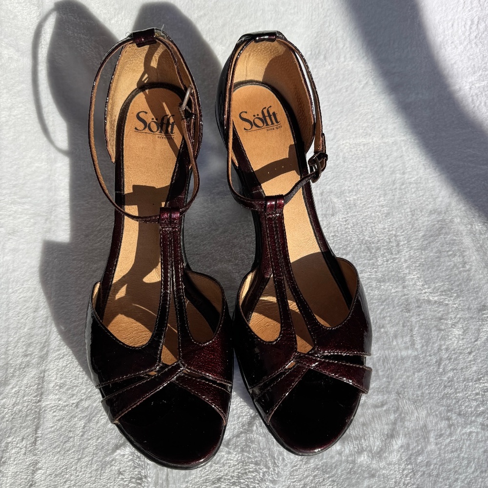 Sofft Carlina Patent Leather T-Strap Peep Toe Pumps Heels Burgundy Size 11M